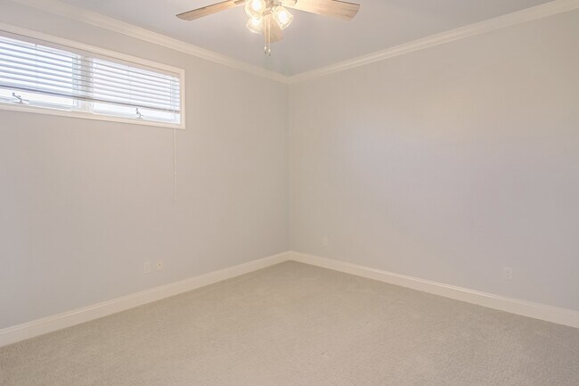 Building Photo - 115 Mt Carmel Rd