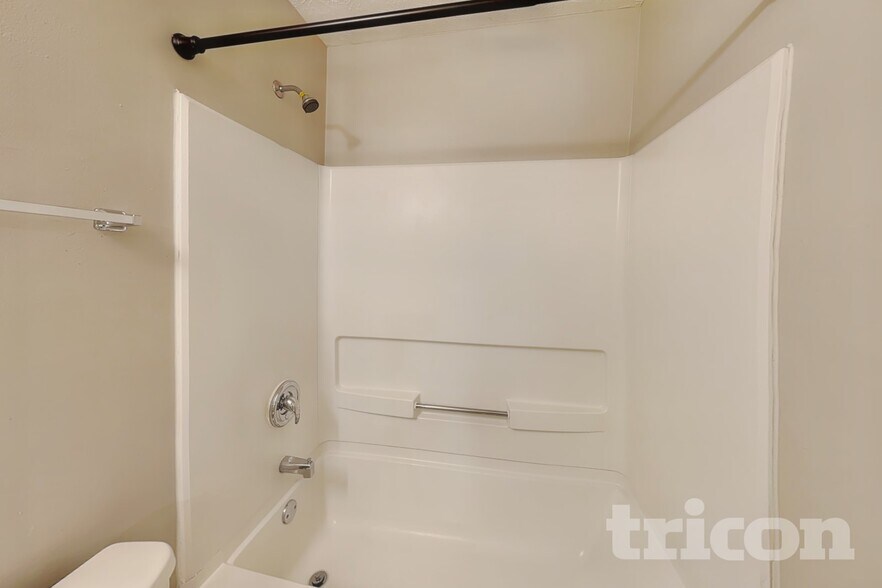Building Photo - 1455 Enchanted Forest Dr