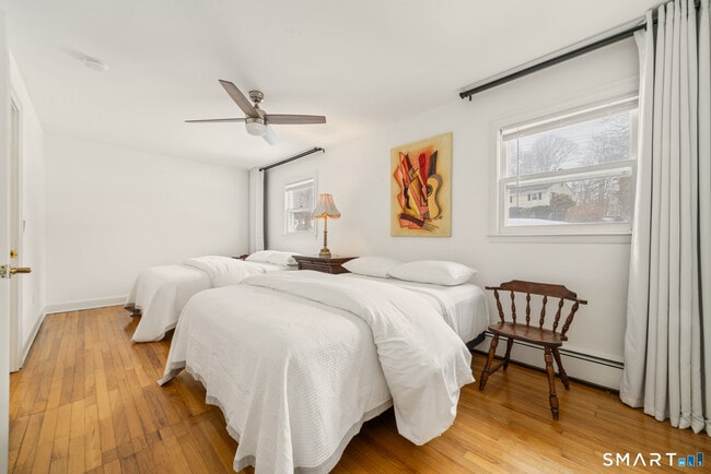 Building Photo - 16 Cushing Dr