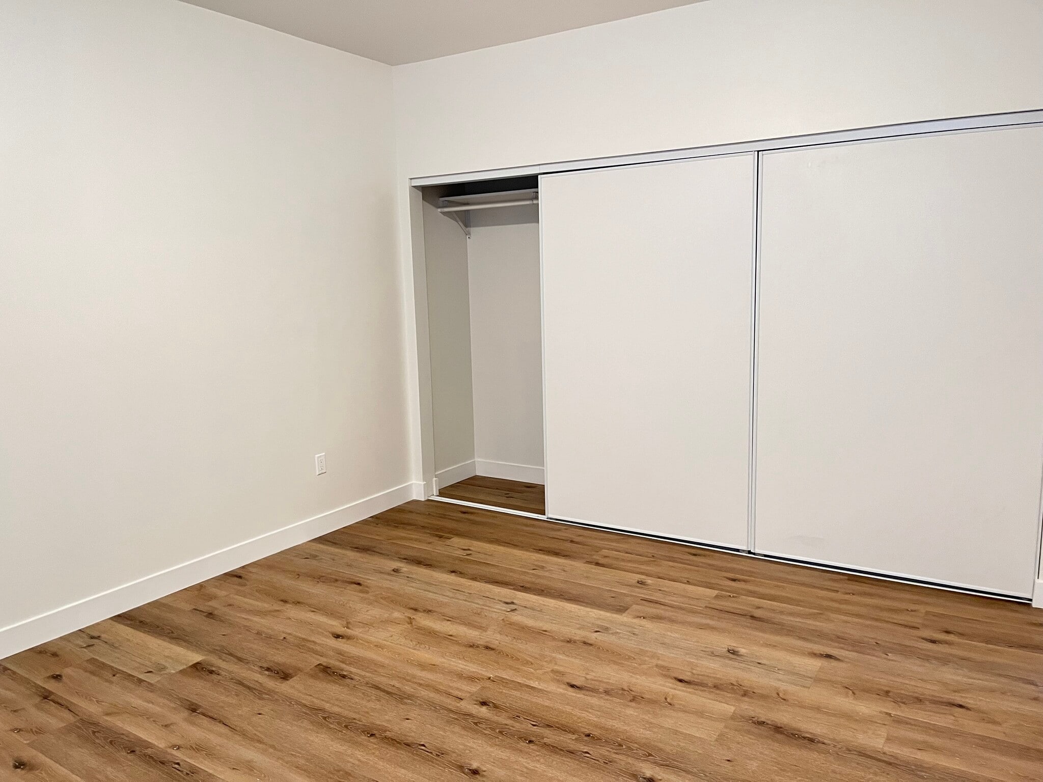 Building Photo - 9938 Lull St