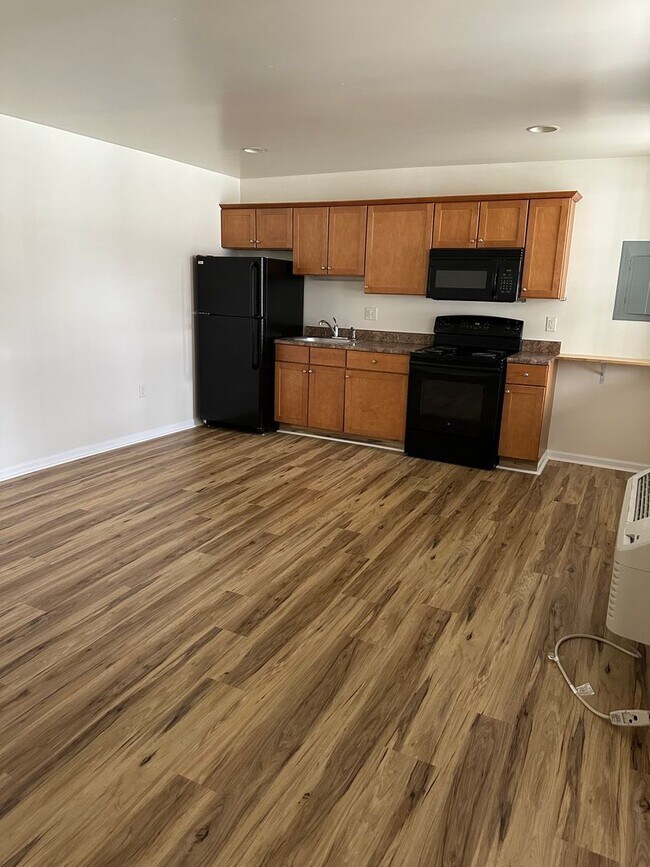 Building Photo - 36-40 W. Market Street