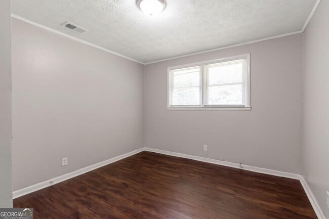 Building Photo - 6414 Shadow Rock Dr