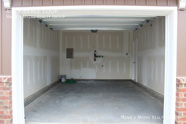 Building Photo - 6177 Beale Loop