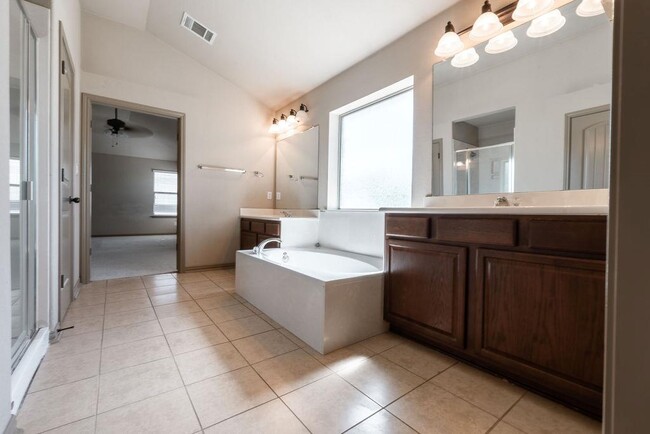 Building Photo - 1509 Greenside Dr