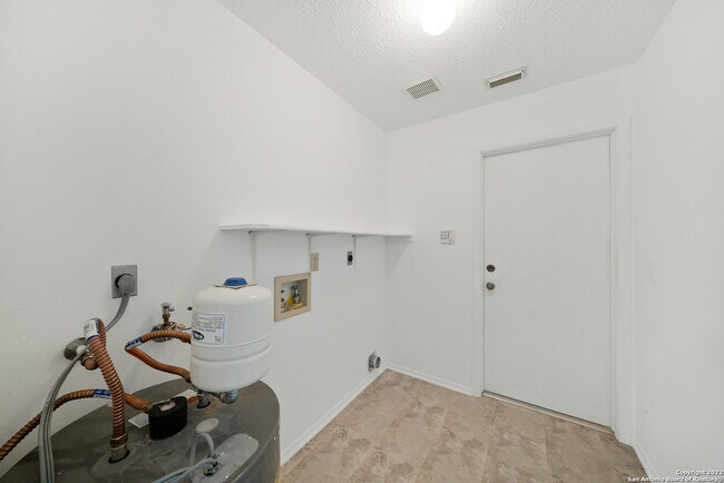 Building Photo - 12811 Hunting Bear