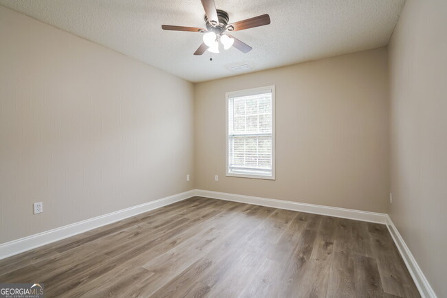 Building Photo - 256 Raleigh Way