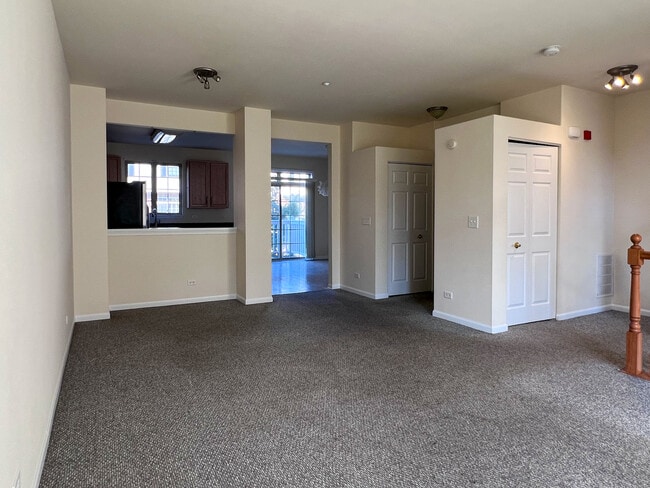 Building Photo - 554 Prestwick Ln