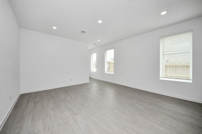 Building Photo - 1062 Blue Stone Dr