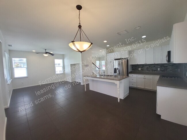 Building Photo - Elegant 4-Bedroom Home with Loft in Presti...