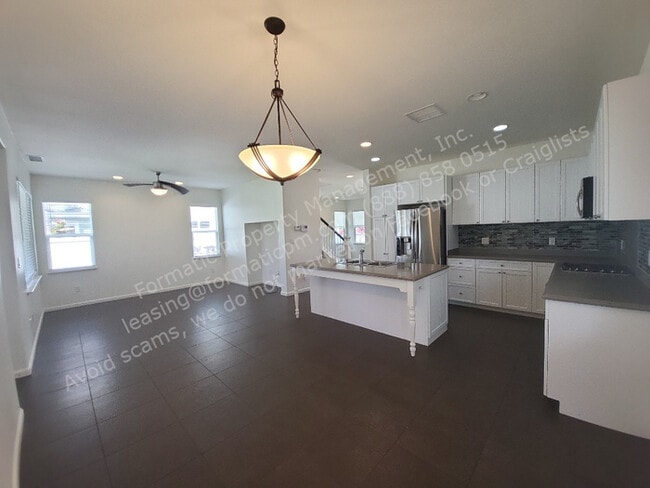 Building Photo - Pet-Friendly Elegant 4-Bedroom Home with L...