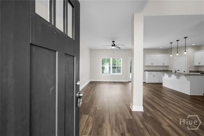 Building Photo - 1039 Meloney Dr