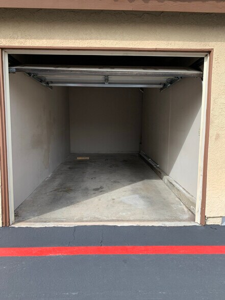 Building Photo - 1365 Crafton Ave