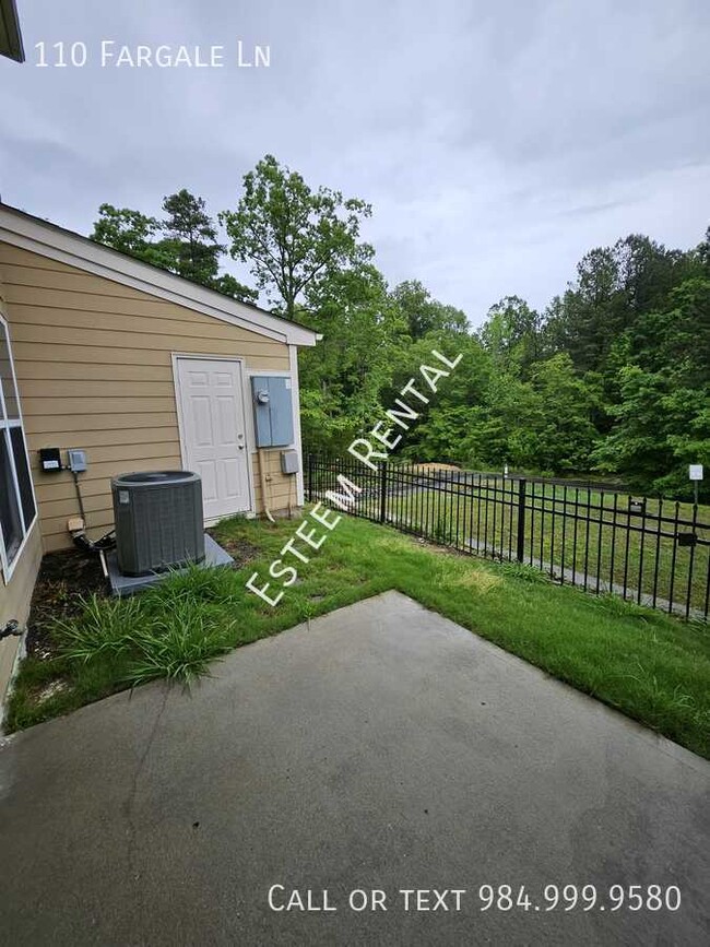 Building Photo - 110 Fargale Ln