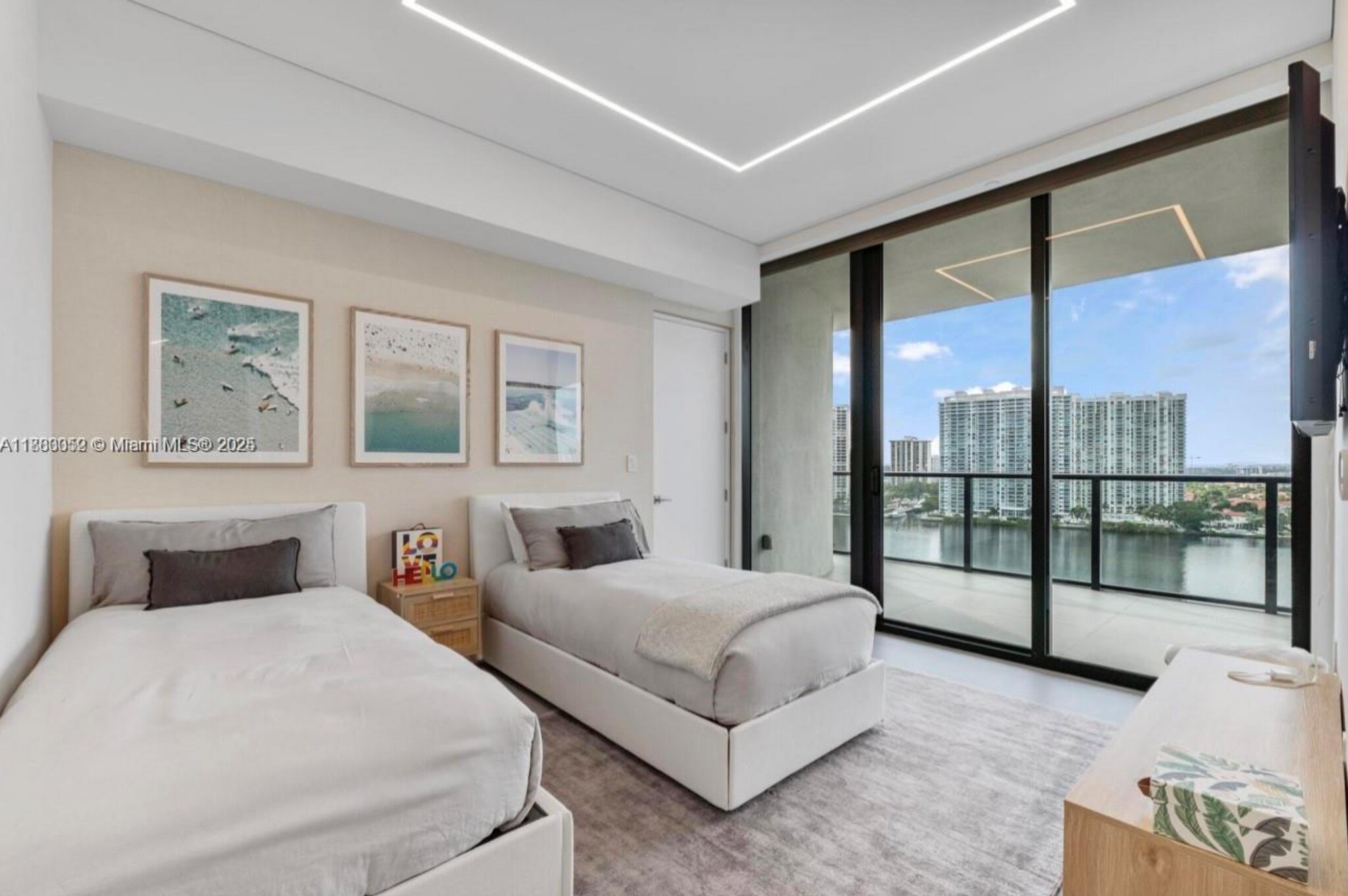 Building Photo - 5000 Island Estates Dr