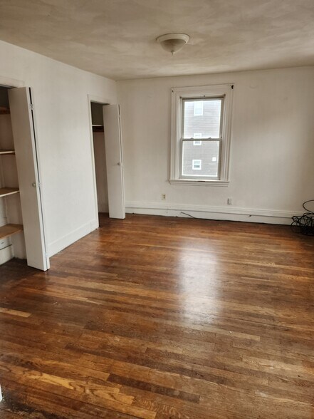 Building Photo - 49 Everett St