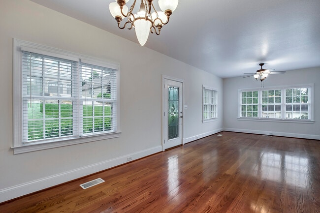 Building Photo - 111 Daleyuhski Way