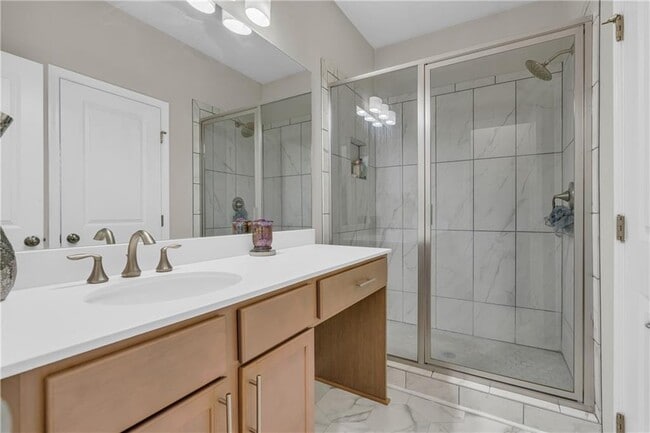 Building Photo - 1959 Hidden Hts