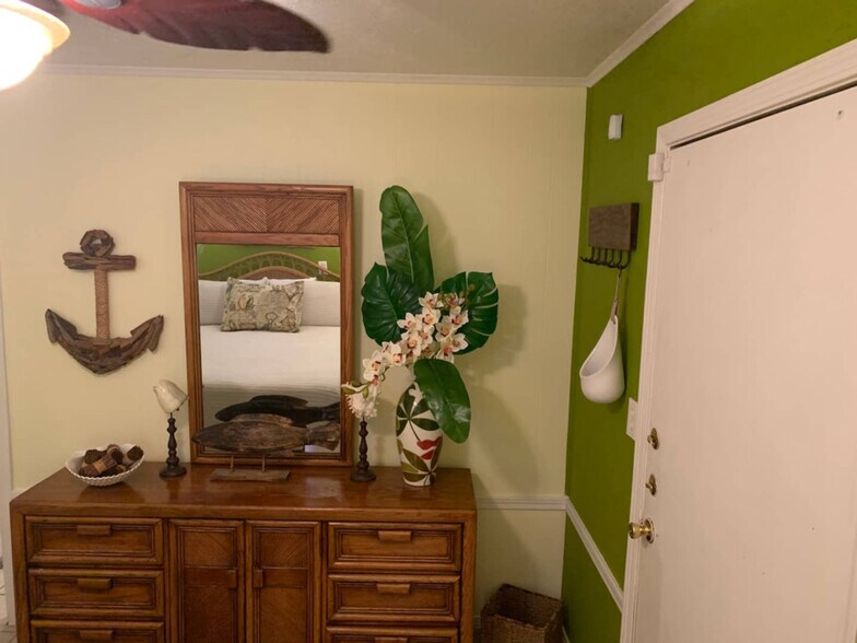 Building Photo - 2521 Avenue Q