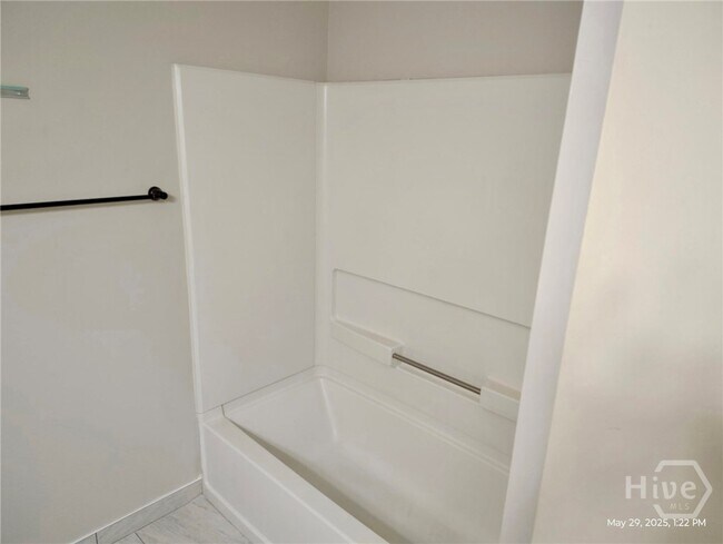Building Photo - 19 Quail Forest Dr