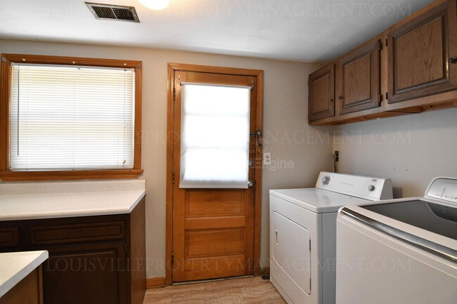 Building Photo - 5122 Braidwood Dr