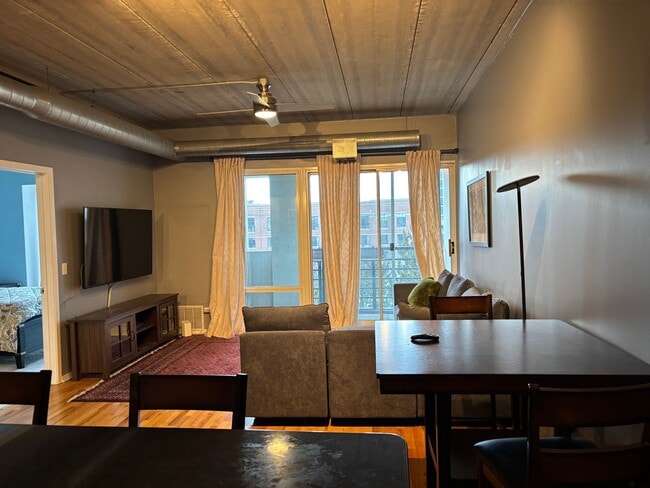 Building Photo - 1430 S Michigan Ave