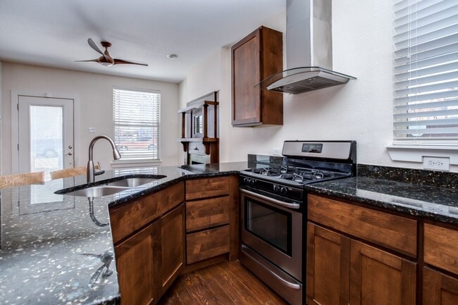 Building Photo - 3326 Quivas St