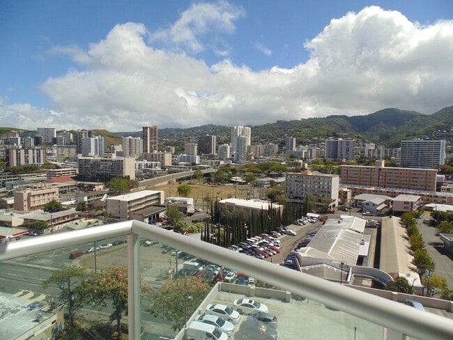 Building Photo - Newly renovated 1 bedroom, 1 bath, 1 parking in Makiki!