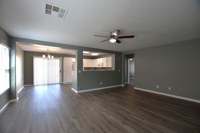 Building Photo - 2822 E Bagdad Rd