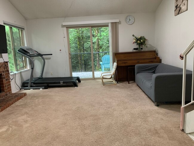 living room - 8112 145th Ct NE