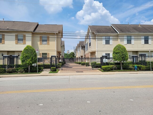 Building Photo - Two-Story, Three Bedroom Home in Gated Com...