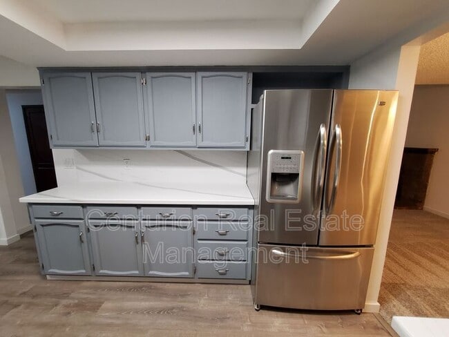 Building Photo - 869 Meadowlawn Dr SE