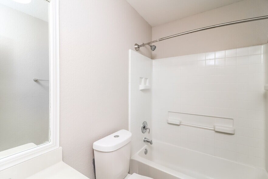Building Photo - 3424 Cayman Dr