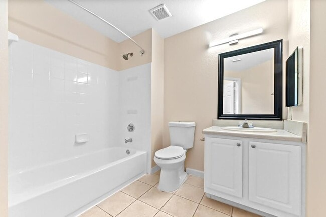 Building Photo - 15105 Michelangelo Blvd