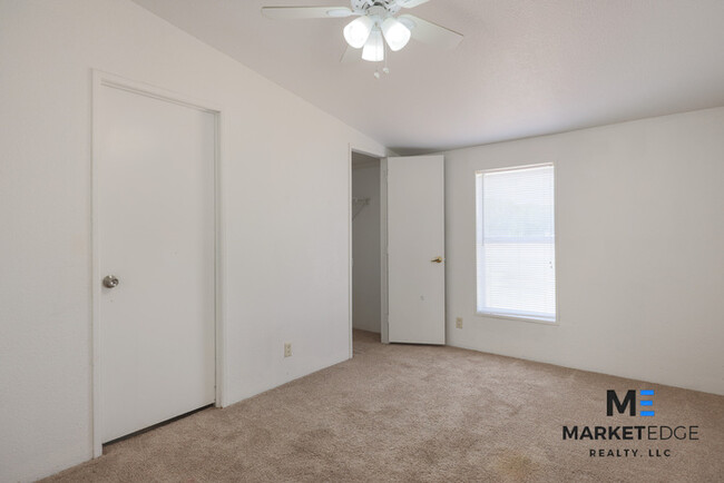 Building Photo - 5Bed/3Bath Home in Buckeye, AZ! Ready for ...