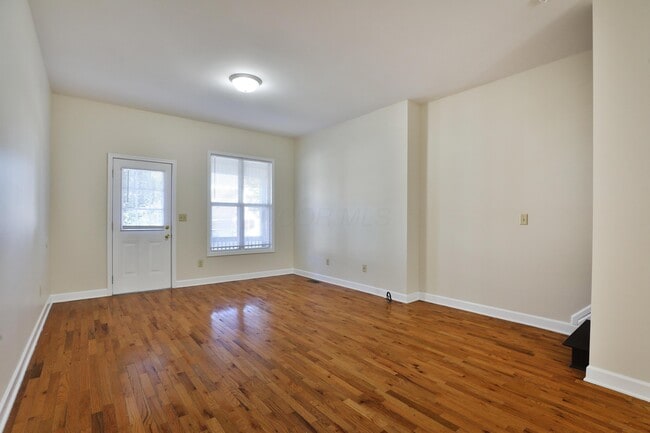 Building Photo - 127 E Hudson St