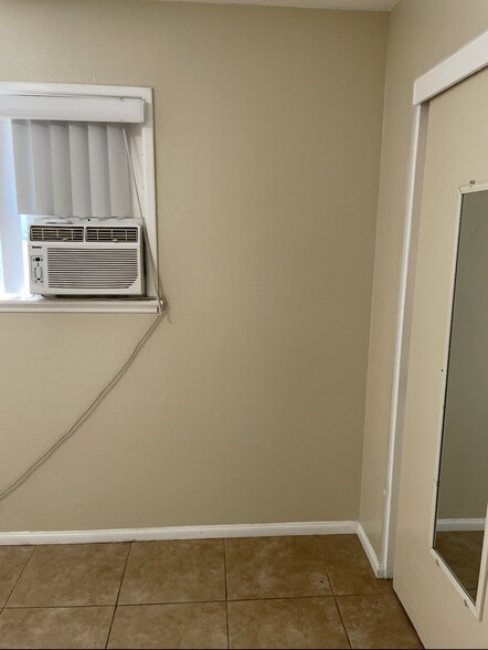 Room with A/C - 5924 Rostrata Ave