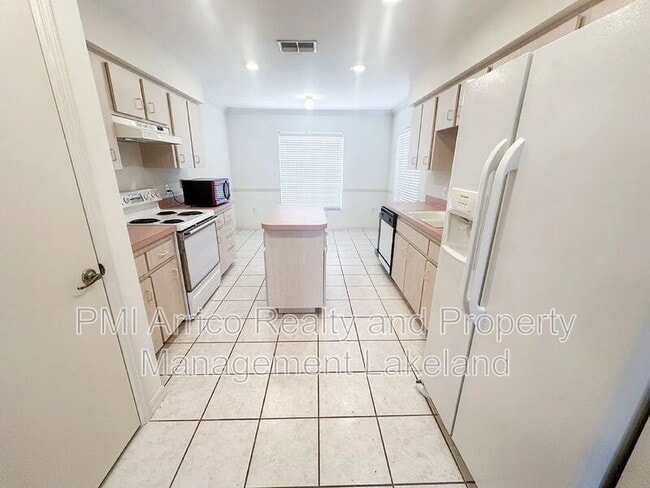 Building Photo - 5721 Manchester Dr W