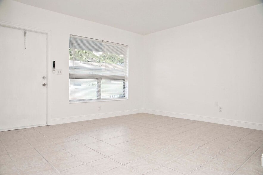 Building Photo - 2206 Fillmore St