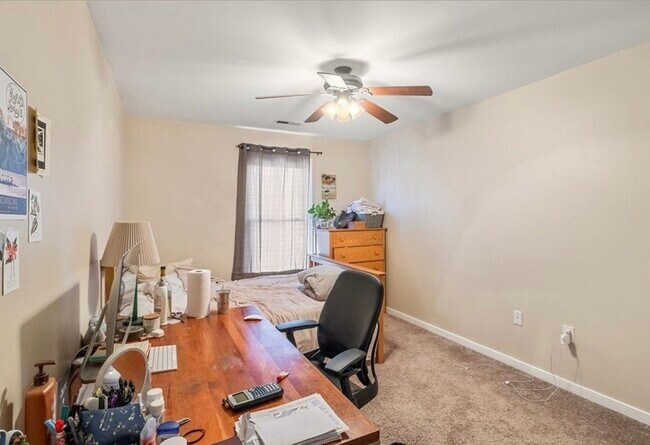 Building Photo - 1006.5 W Clay St