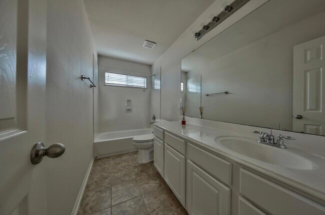 Building Photo - 18 Milepost Ct