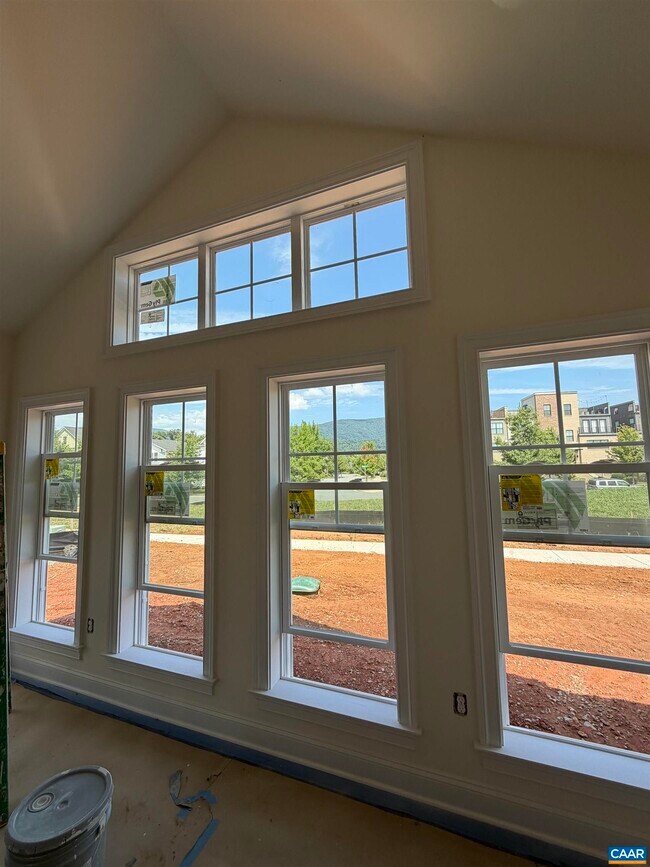 Building Photo - 2018 Larkin Ave