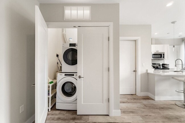 Building Photo - 1457 Tremont St