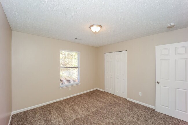 Building Photo - 148 Little Joe Ct