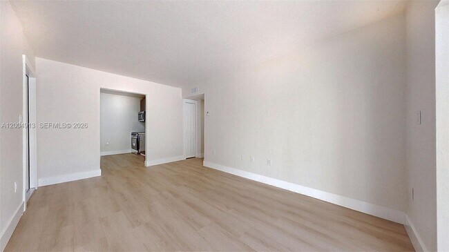 Building Photo - 567 SW 3rd St