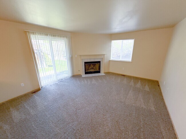 Building Photo - 5542 Glenridge Wy