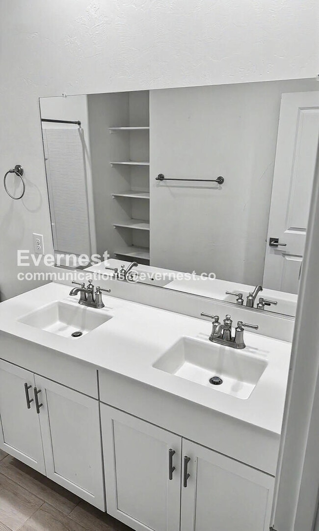 Building Photo - 10667 W Filbert St