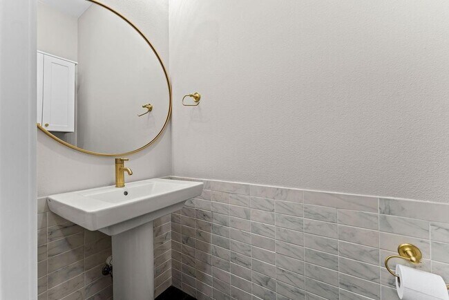 Building Photo - 3505 SW Radiance Ave