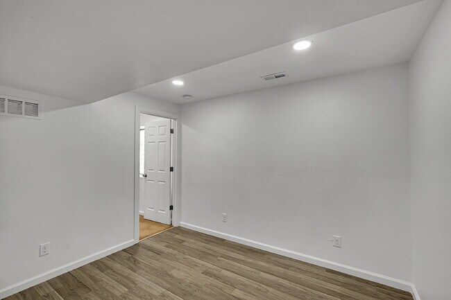 Building Photo - $3,495.00 - 5 Beds, 3.5 Baths, Single Fami...