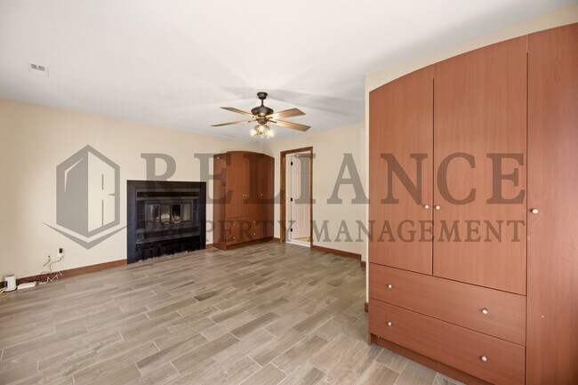 Building Photo - 737 S Lorraine Ave