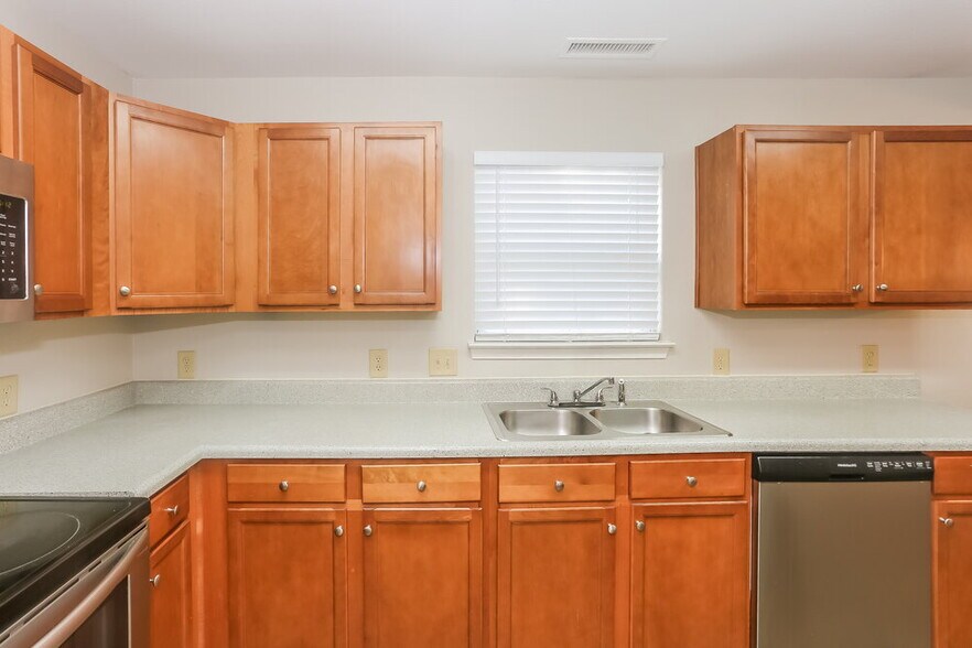 Building Photo - 7345 Mitzi Deborah Dr